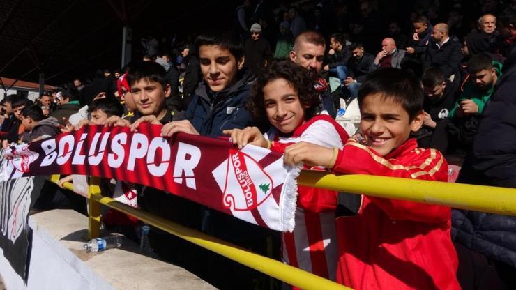 Boluspor-Düzcespor maçının geliri depremzedelere bağışlandı