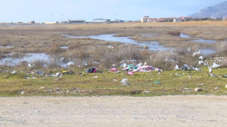 Moloz ve çöp yığınları ile doldu: Milleyha Kuş Cennetindeki son durum havadan görüntülendi