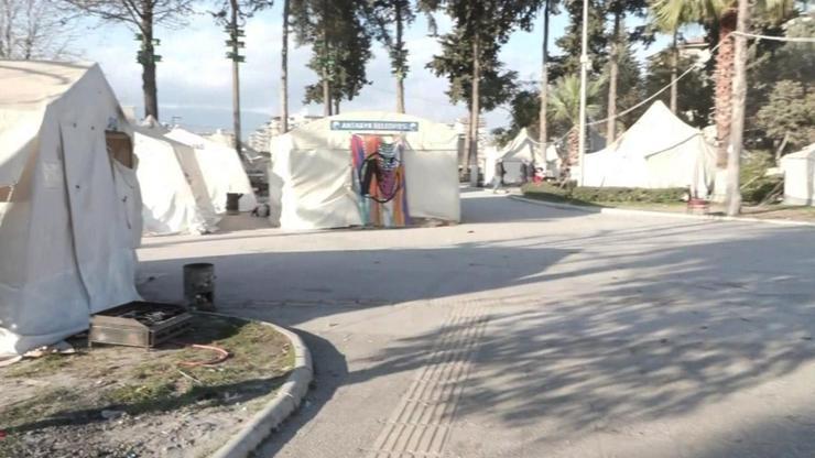 Depremzedeler için geçici çadır kent