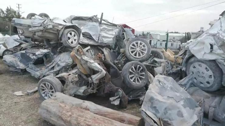 Hatayda deprem sonrası hurda araçlar toplanıyor