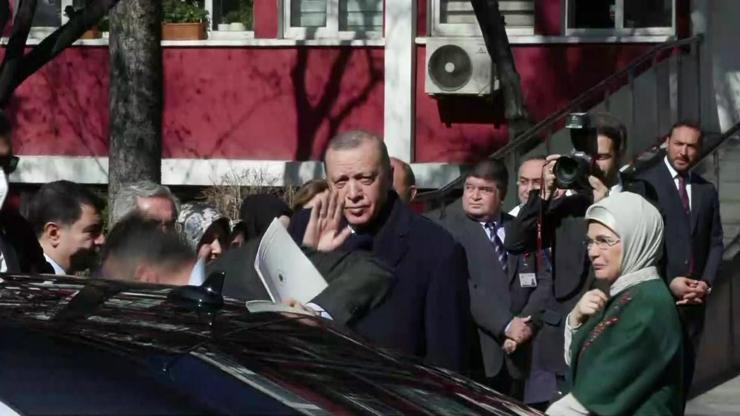 SON DAKİKA: Cumhurbaşkanı Erdoğan, depremden 248 saat sonra kurtarılan Aleynayı ziyaret etti