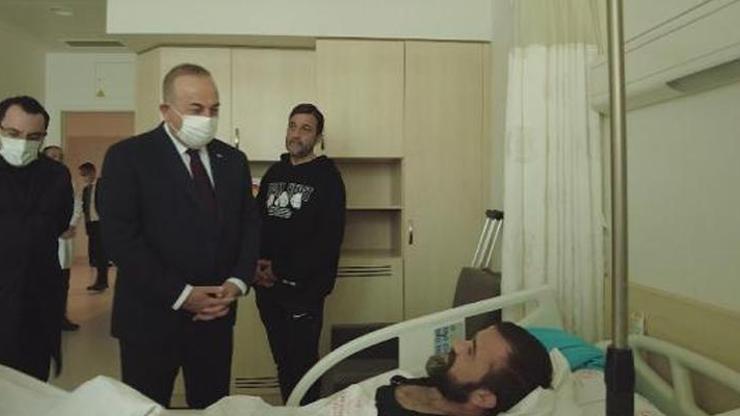 Bakan Çavuşoğlu'ndan depremzedelere ziyaret