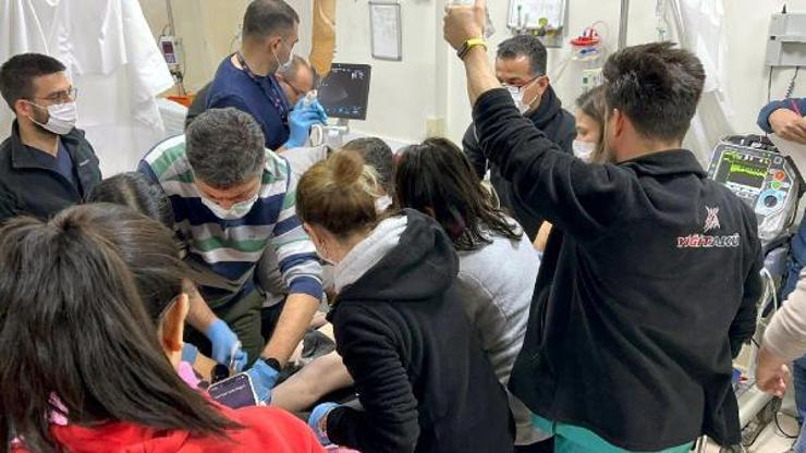 Deprem bölgesinde görev yapan doktordan bulaşıcı hastalık uyarısı Sıvı kaybından ve şoktan ölenler olabilir