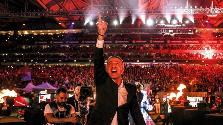 Ahmet Ağaoğlu: 5 sezon, 4 kupa, 38 yıl sonra şampiyonluk