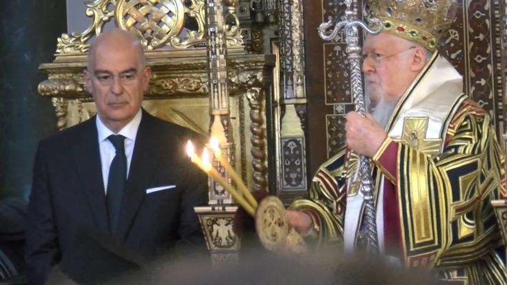Yunanistan Dışişleri Bakanı Dendias, Fener Rum Patrikhanesinde törene katıldı