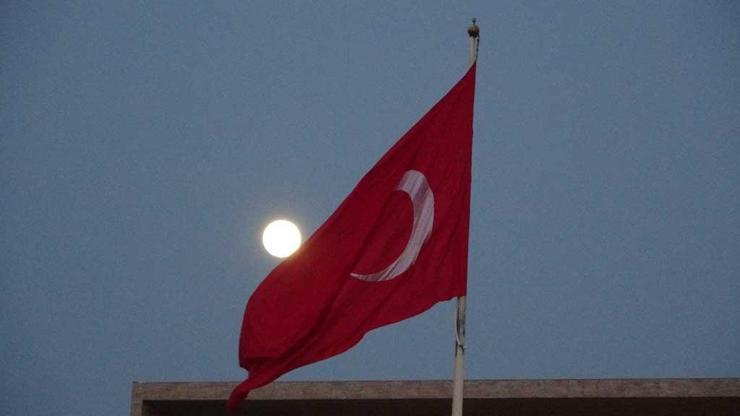 Taksim Meydanında kartpostallık görüntü