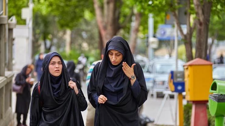 İranda zehirlenme vakaları 5 bini aşıyor