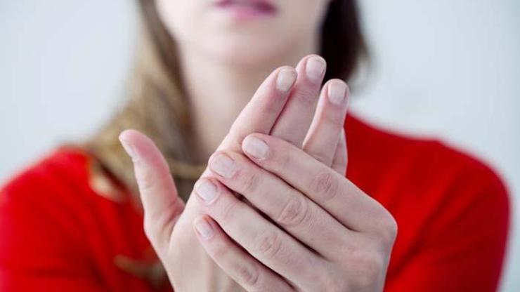 Sabah uyandığınızda ellerinizde ağrı, uyuşma ve şişlik varsa o hastalığın işareti olabilir