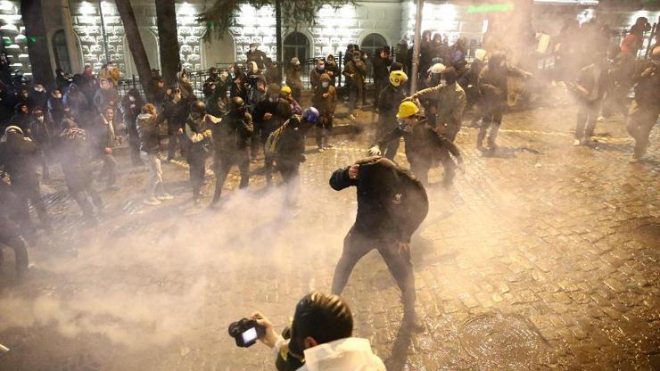 Gürcistan’daki protestolarda gözaltı sayısı artıyor