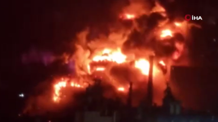 Güney Korede lastik fabrikasında korkutan yangın