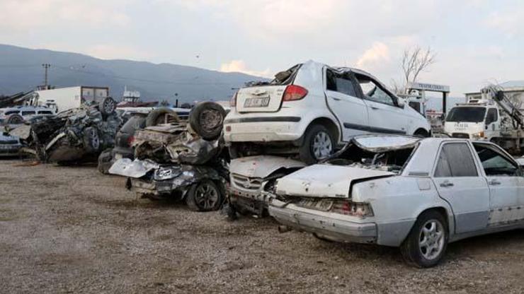 1 milyon aracın hasar aldığı tahmin ediliyor: Felaketi fırsata çevirenler var