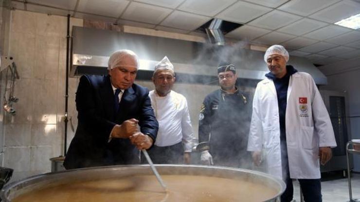 Erdemlide 10 bin depremzedeye sıcak yemek