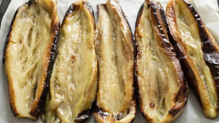 22 yıllık usta aşçı açıkladı: Patlıcan pişirirken yapılan bu hata zehirliyor