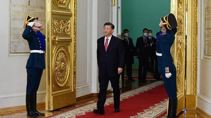 Kremlinde dev kapılar böyle açıldı... Putin’den Cinping’e görkemli karşılama