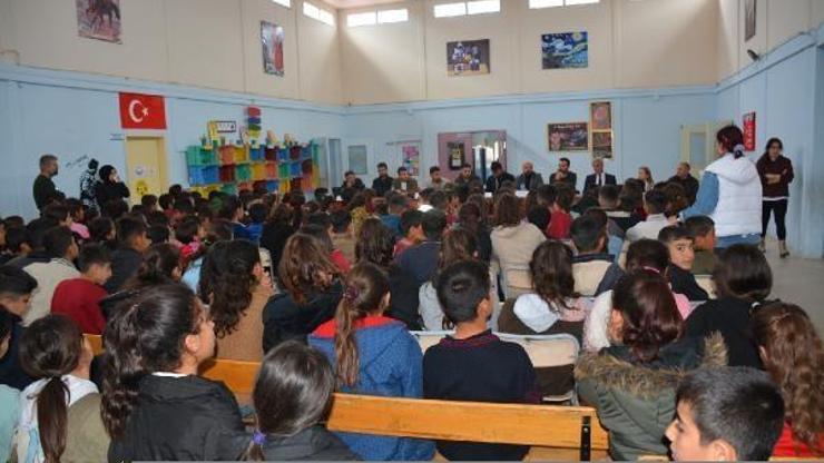 Silopi’de köy okulunda öğrencilere kariyer semineri