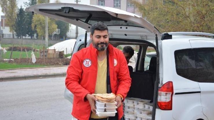 Kızıltepe’de ihtiyaç sahibi bin kişiye her gün sıcak yemek