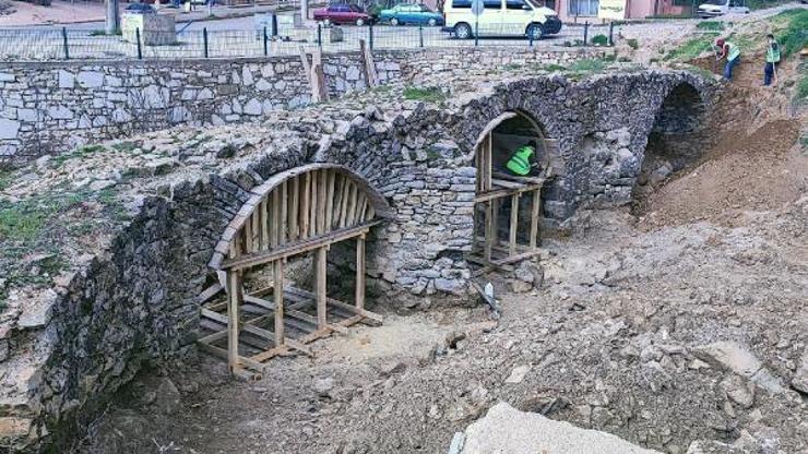 Tarihi Onaç Köprüsü restore ediliyor