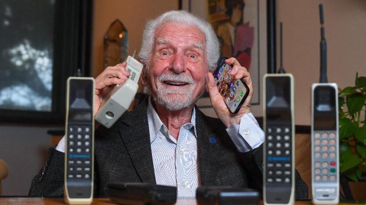 Cep telefonuyla ilk görüşme 50 yıl önce yapıldı