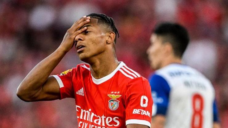 Porto Benficanın serisine son verdi