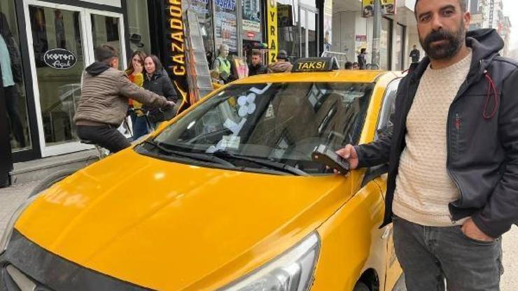Yüksekovada pos cihazlı taksi, müşterilerin yoğun ilgisini çekiyor