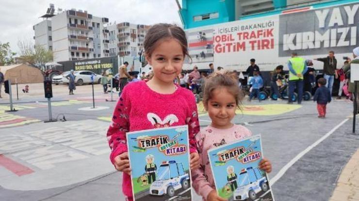 Çadır kentlerde yaşayan çocuklara mobil trafik eğitimi