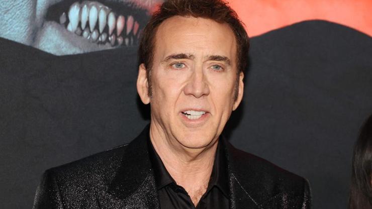 Nicolas Cage, Drakula rolü için dişlerini törpületmiş
