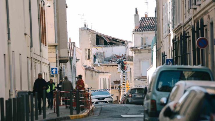 Fransada çöken binada can kaybı 6ya yükseldi