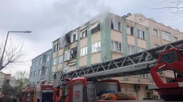 3 katlı binada çıkan yangında 2 kişi dumandan etkilendi