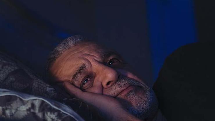 Parkinson bu belirtilerle sinyal verebilir: Kabızlık, tansiyon, uyku bozuklukları...