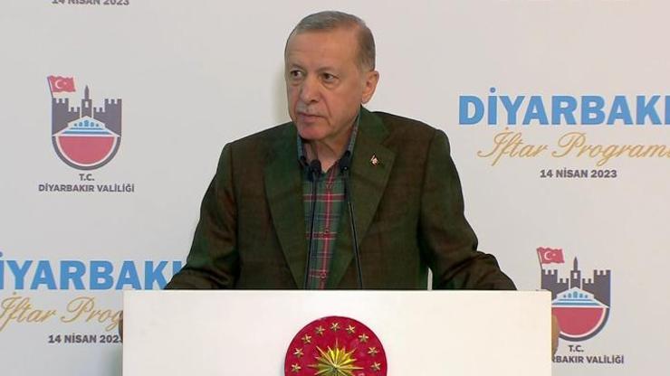 Cumhurbaşkanı Erdoğan iftar programında konuştu