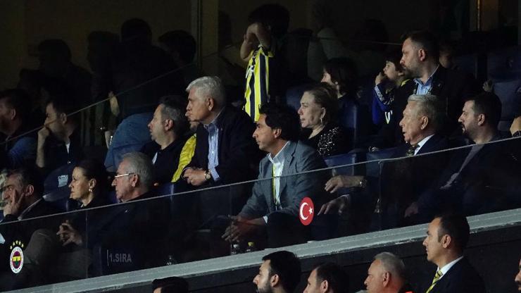 Fenerbahçede 2 yöneticiye 21 gün ceza