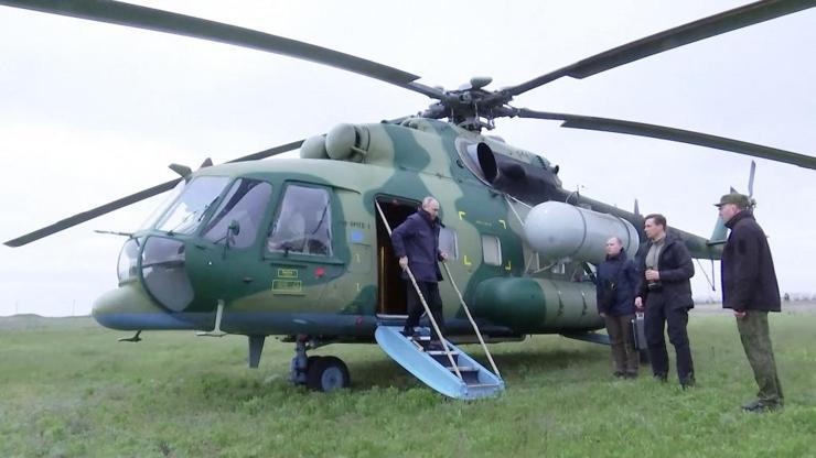 Putin, Herson ve Luhansk bölgelerini ziyaret etti