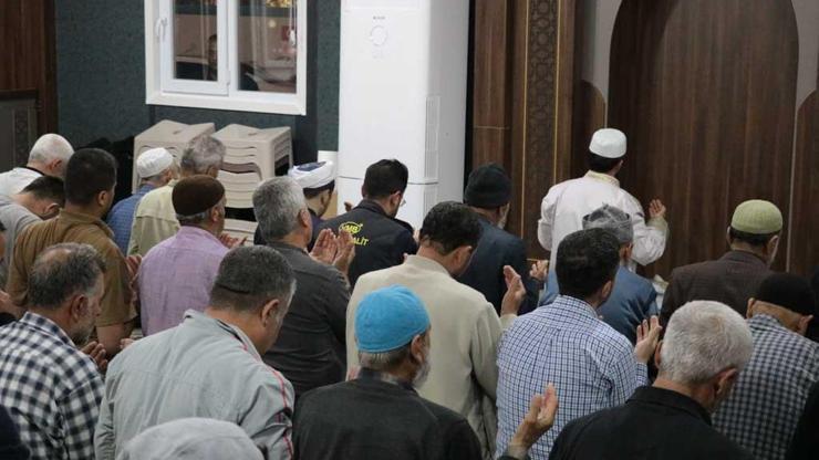 Konteyner kentte Ramazan ayının son teravih namazı