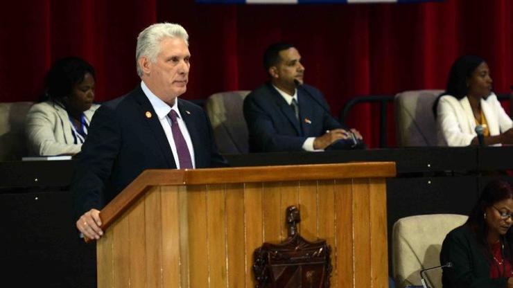 Küba’da Miguel Diaz-Canel, yeniden devlet başkanı seçildi