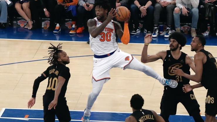 New York Knicks, Cleveland Cavaliers'a karşı 2-1 öne geçti