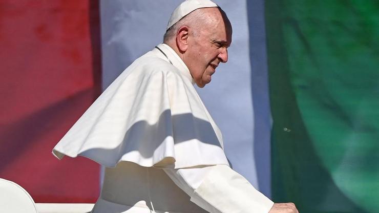 Papa’dan tarihi reform: Piskoposlar Toplantısı’nda kadınlar da oy kullanacak