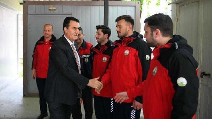 Osmangazi Belediye Başkanı Dündar, Devlet Üstün Fedakârlık Madalyası alan ekibi tebrik etti