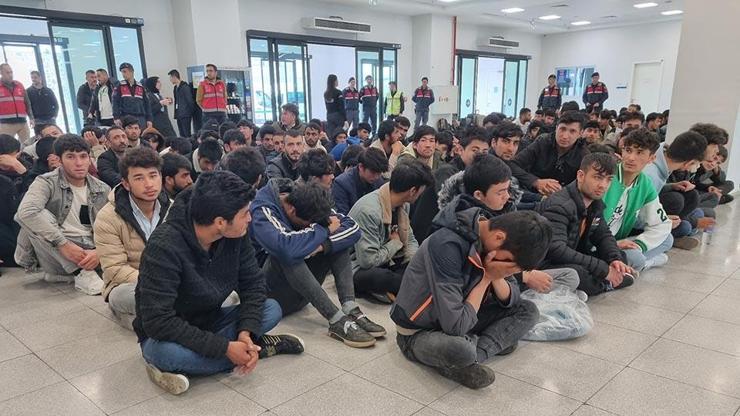 Afganistan uyruklu 138 düzensiz göçmen sınır dışı edildi