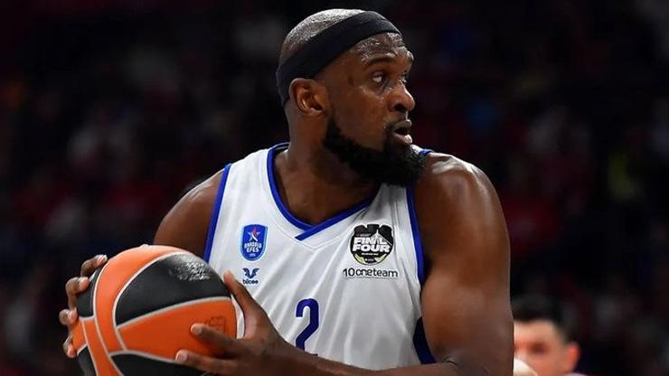 Anadolu Efes'in yıldızı Chris Singleton kalp spazmı geçirdi