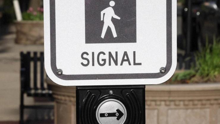 Trafik ışıklarına sesli uyarı getirilecek