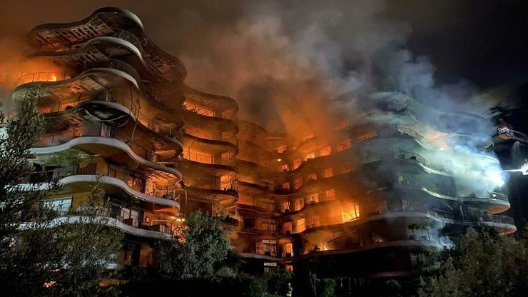 İzmirde lüks site alevlere teslim olmuştu: Yangının nedeni belli oldu