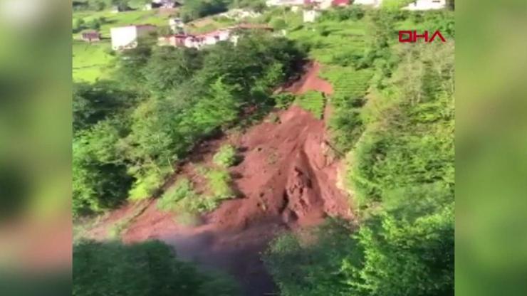 Trabzondaki heyelan anı kamerada