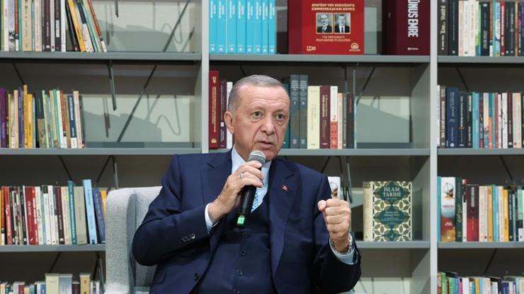 Cumhurbaşkanı Erdoğan Rami Kütüphanesinde gençlerle buluştu