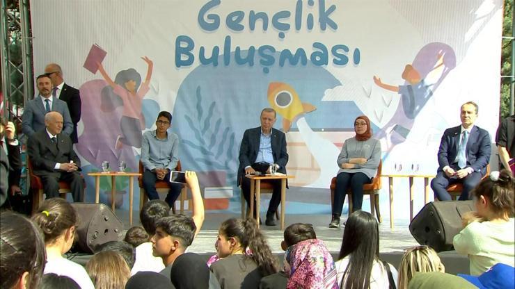 Adıyamanda gençlik buluşması... Cumhurbaşkanı Erdoğan gençlerle bir araya geldi