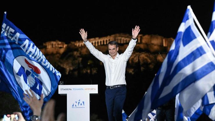 Yunanistanda ilklerin seçimi: Miçotakis liderliğindeki Yeni Demokrasi gücünü artırdı, SYRIZAda kan kaybı...