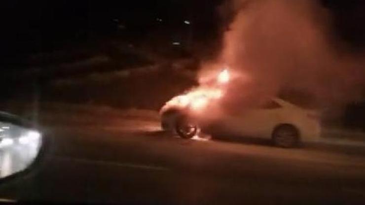Maltepede seyir halindeki otomobil alev alev yandı