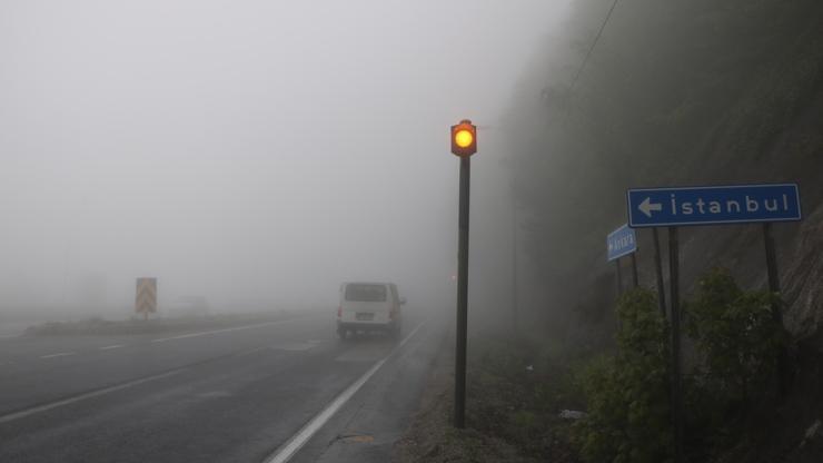 Bolu Dağı’nda yoğun sis: Görüş mesafesi 10 metreye kadar düştü