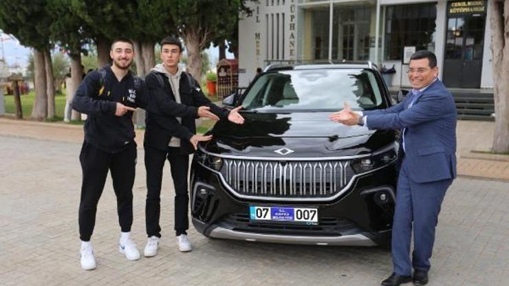 Tütüncü, TOGG'u gençlerle test etti