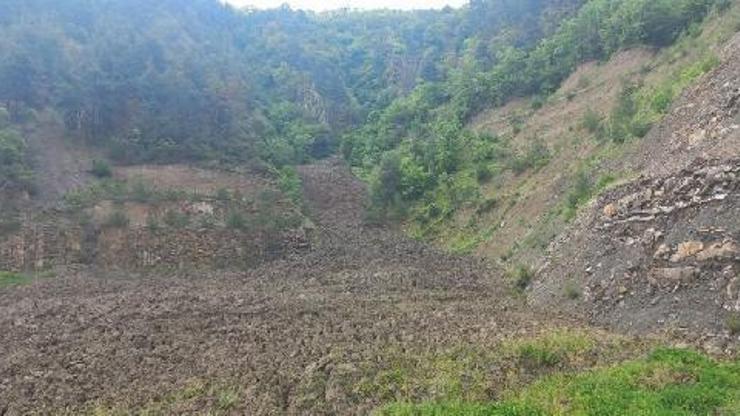 Amasya'da heyelan anı kamerada Amasya'da heyelan anı kamerada