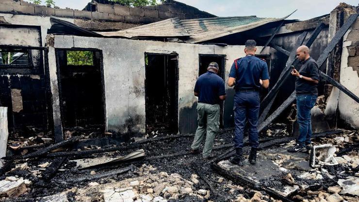 Guyanada 19 öğrencinin öldüğü yangın: Telefonuna el konulmasına kızınca yatakhaneyi kundakladı